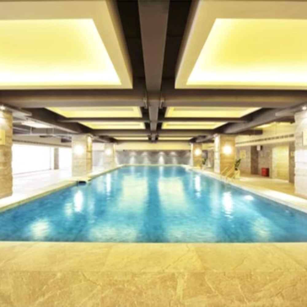 Royal Suites & Towers Wuhan Exterior foto